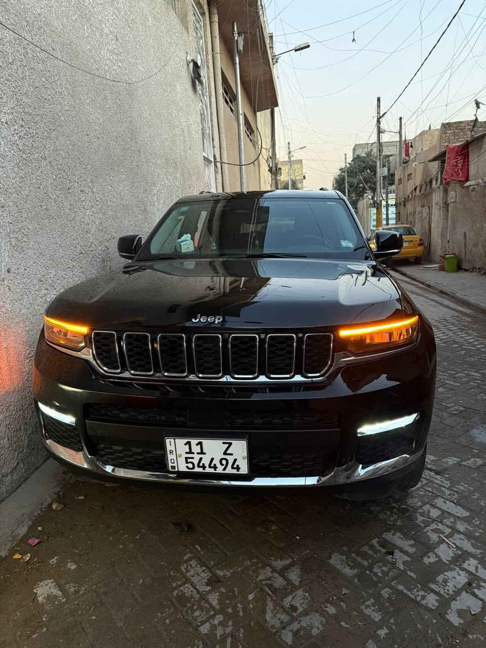 جيب كراند شيروكي فىه لمتد L مديل 23 سبعه راكب 

1-شاشه كبيره

2-كشنات جلد vip

3-تبريد 4 قطع

4-فور ويل

5-تدفئه كشنات امامي

6-تدفئه كشنات خلفي

7-تحديد مسار

8-رادر امامي

9-دخول ذكي بصمه

10-كامره دواره

11-شاشه كيجات ديجتل

12-شفتات بالستيرن

13-حساسات خلفيه 

14-اَتو بريك توقف ذاتي

15-نقطه عمياء 

16-اشاير بالمري 

17-فول تحكم استيرن

18-نظام ملاحه 

19-كار بلي 

20-تشغيل عن بعد

21-خزن ميمري للمقاعد

22-لد نهار 

 4 انظمه قياده 

24-ماشيه 26 الف 

25-مكينه 3600

26- السياره مغلفه ppf بكامل 
 
27- تدفئه استرين 

28- هيتر بل مري

عداد المسافه 25 الف 

وبعد بيها هوايه مواصفات

السياره حادثها كلش بسيط فقط الباب وراجع نفسه بدون حتى فتح صَـــــورٓهً الحادث بلمنشور 

رقم بغداد باسمي  تحويل مباشر

السعر  350 وبيها مجال 

موبايل ***********

مكاني بغداد
