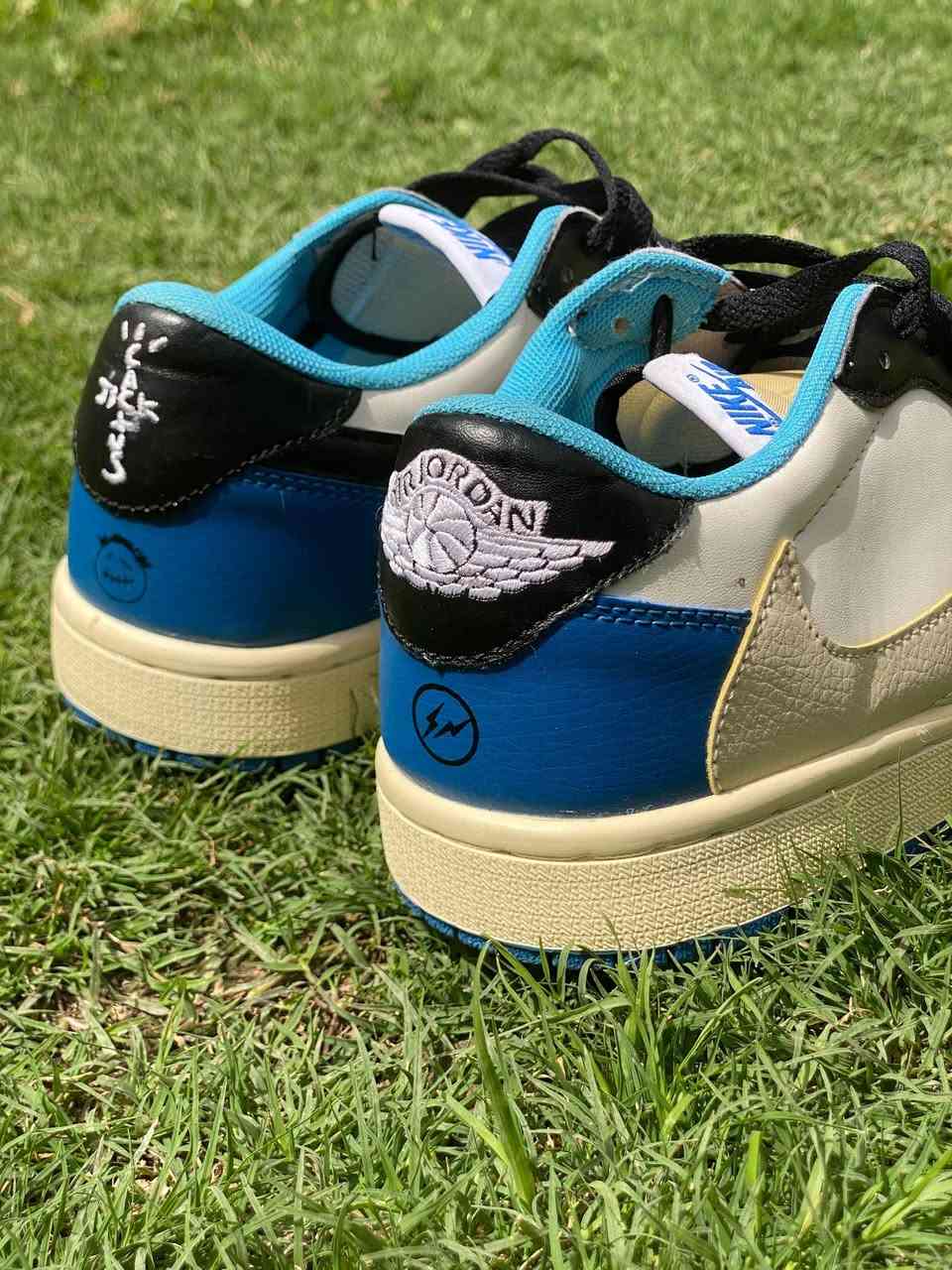 Air Jordan 1 Low متوفر ✅
الحاله: جديد بحاله الوكاله 100%
القياس: 44
السعر : 35


**إذا كنت صاحب هذا الإعلان وتريد حذفه لأي سبب، رجاءا أرسل رسالة إلى الدعم الفني**