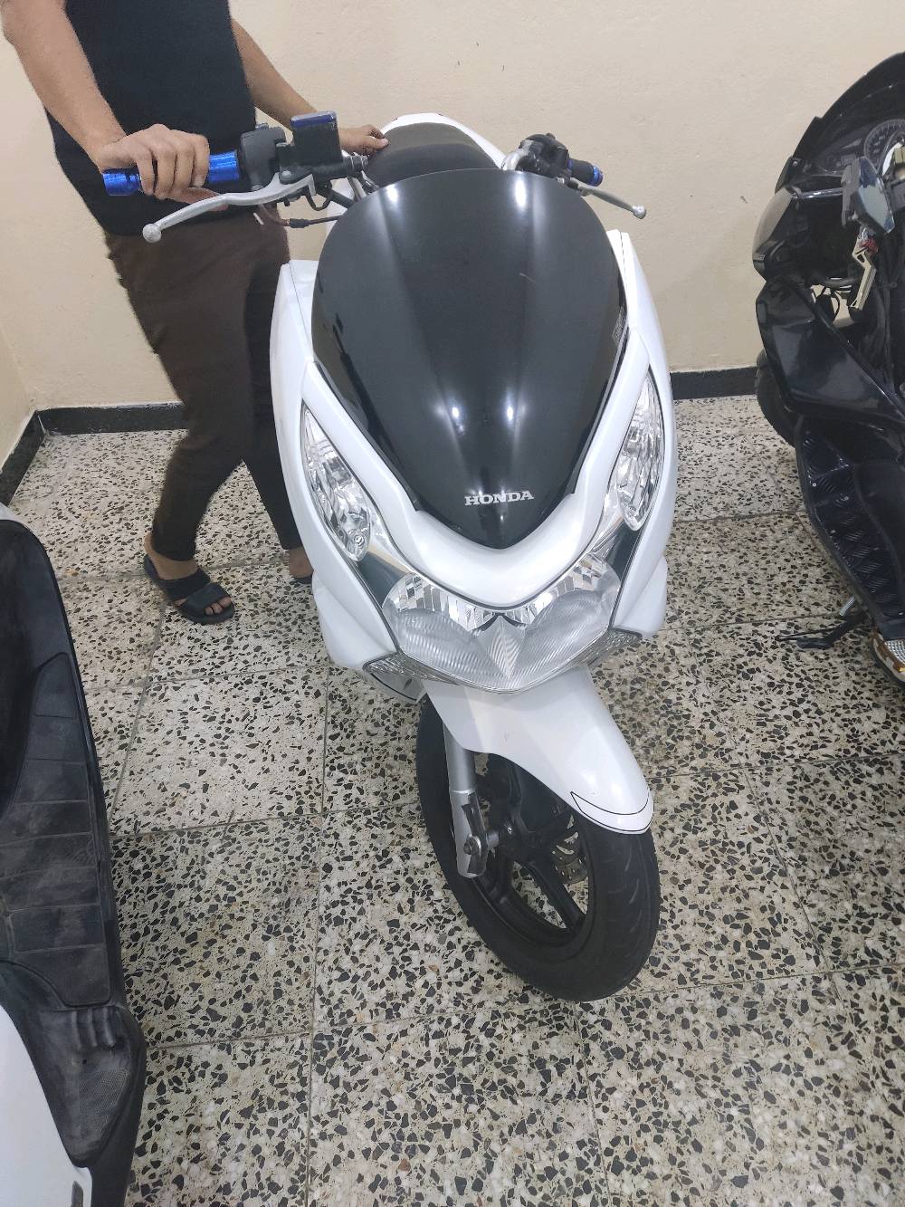 دراجه بيسي اكس جيل اول 
حساس سدحام الضائه ثلجي بلادي 
شرط كفاله عامه مكينه ناعمه شلعه ومعدل فول الستفسار ***********