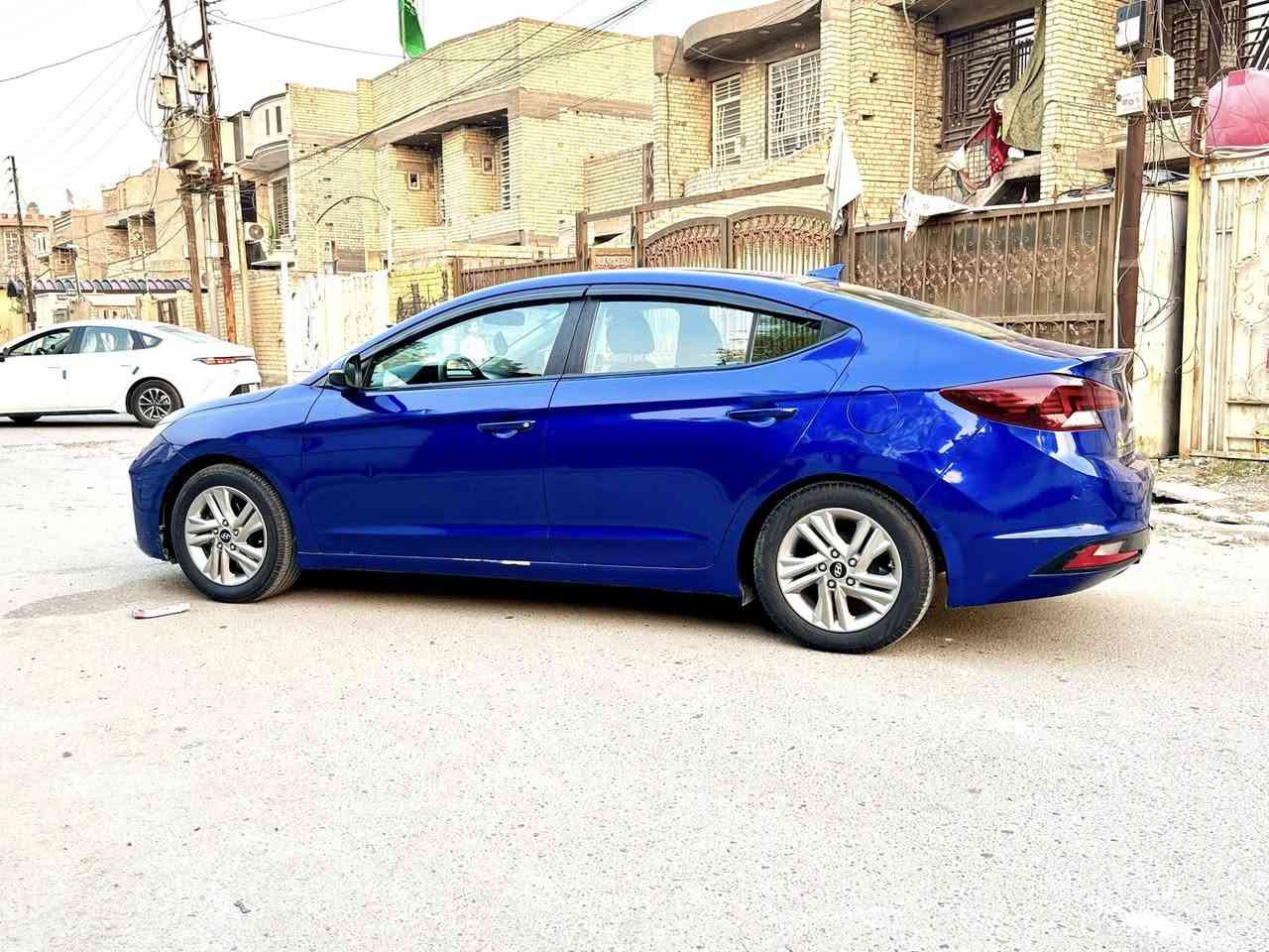 السلام عليكم ورحمة الله 
النترا موديل 2020
مكينه 2000 دوش 
اللون ازرك
السعر 119$ 
رقم بغداد الجديد بـ اسمي شخصياً
فتحة سقف
بصمة تشغيل
تدفئه ستيريد
تدفئه وتبريد كشنات امامي
شاشه كبيره كار بلي 
 تحكمات ستيرن/كروز سرعه
تحديد مسار/مانع انزلاق
توقف ذاتي / رادار امامي وجانبي 
 مودات قياده 
مكينه وگير وتبريد كفاله
حادث السياه جاملغ والبنيد وهنا صار بيها صبغ قطعتين السونار مرفق مع الصور
العنوان/ بغداد الامين الثانيه
الاتصال واتساب او مباشر


**إذا كنت صاحب هذا الإعلان وتريد حذفه لأي سبب، رجاءا أرسل رسالة إلى الدعم الفني**