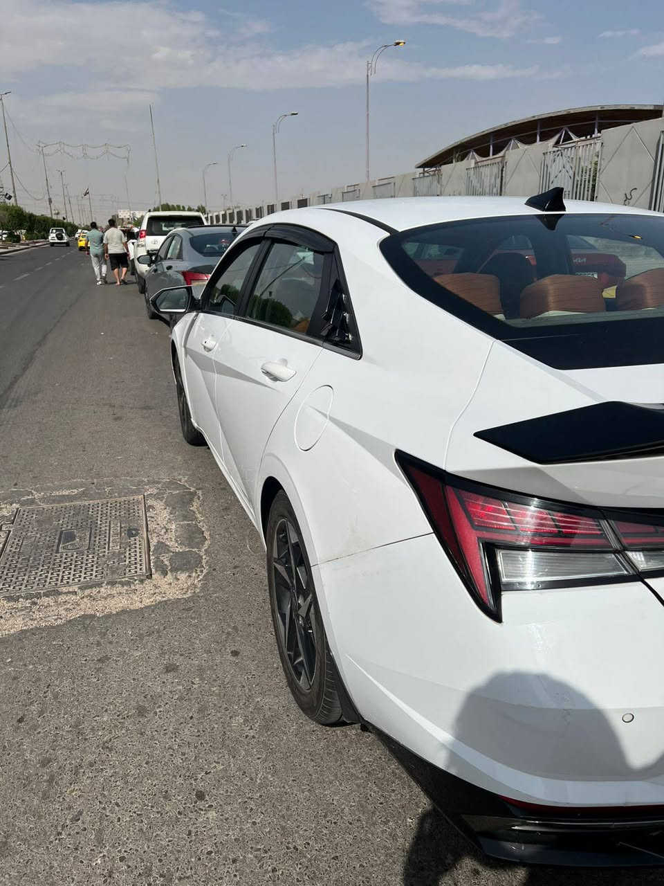 السلام عليكم من رخصت الادمن النترا موديل 2021 خليجية فول مواصفات بصمة فتحة صندوك كهرباء ذكي قطعتين تبريد مكينة 2000دوش ماشية82 الف السيارة فقط ربع جاملغ امامي صبغ لا حادث ولا دواخل والسونر مرفق بالمنشور معروضة ب١٤٢ وبيها مجال بسيط مكانها بغداد الاتصال على الرقم ***********
