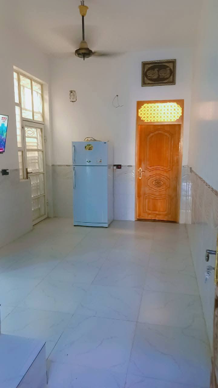 السلام عليكم بيت 100 مترللبيع قرب شارع الكفيل ***********
