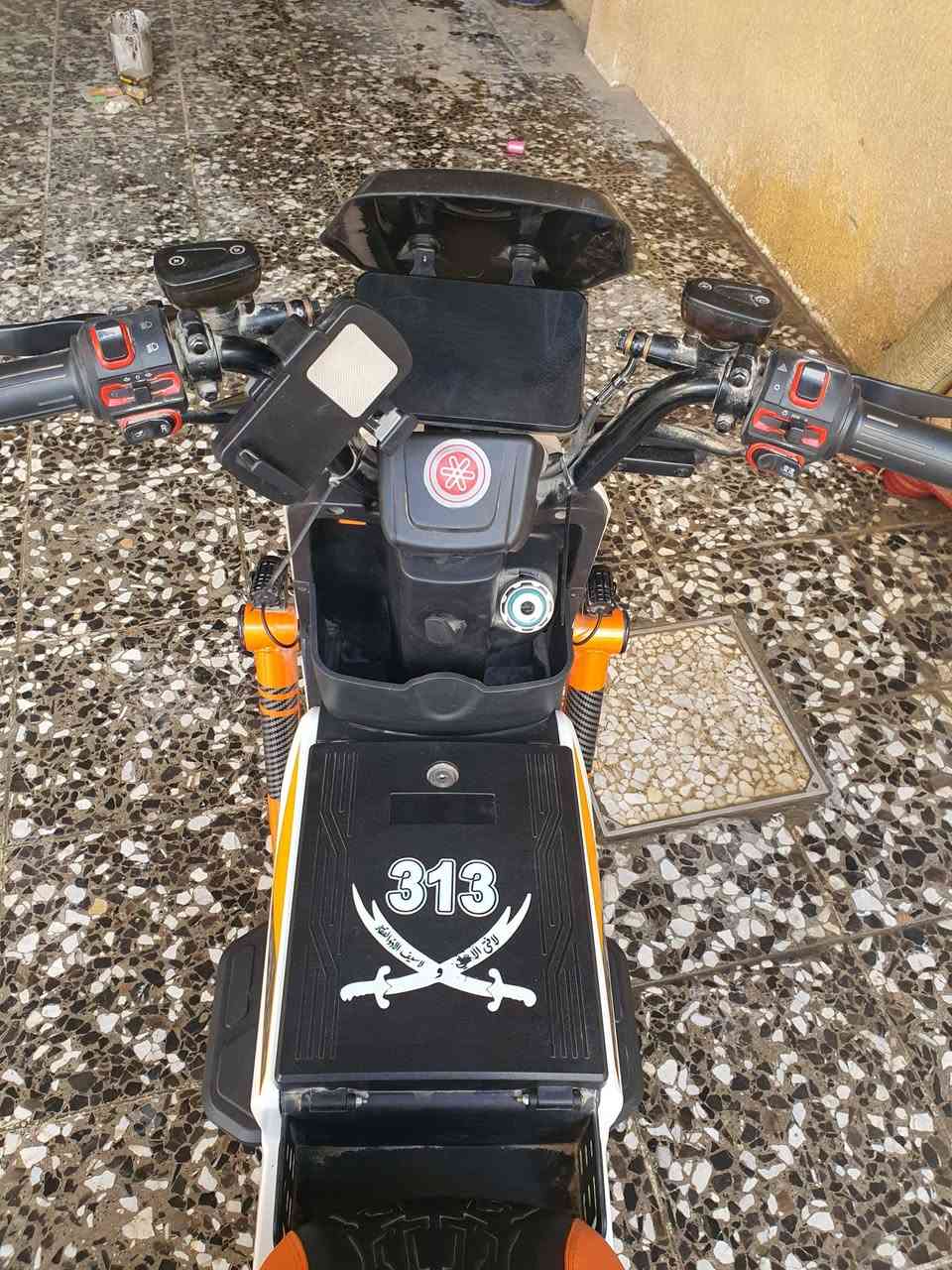 السلام عليكم دراجه X900 للبيع دراجه نظيفه 
سرعته 99 خمس بطاريات 
السعر 550 وبيها مجال 
***********
العنوان بغداد الامين الثانيه
