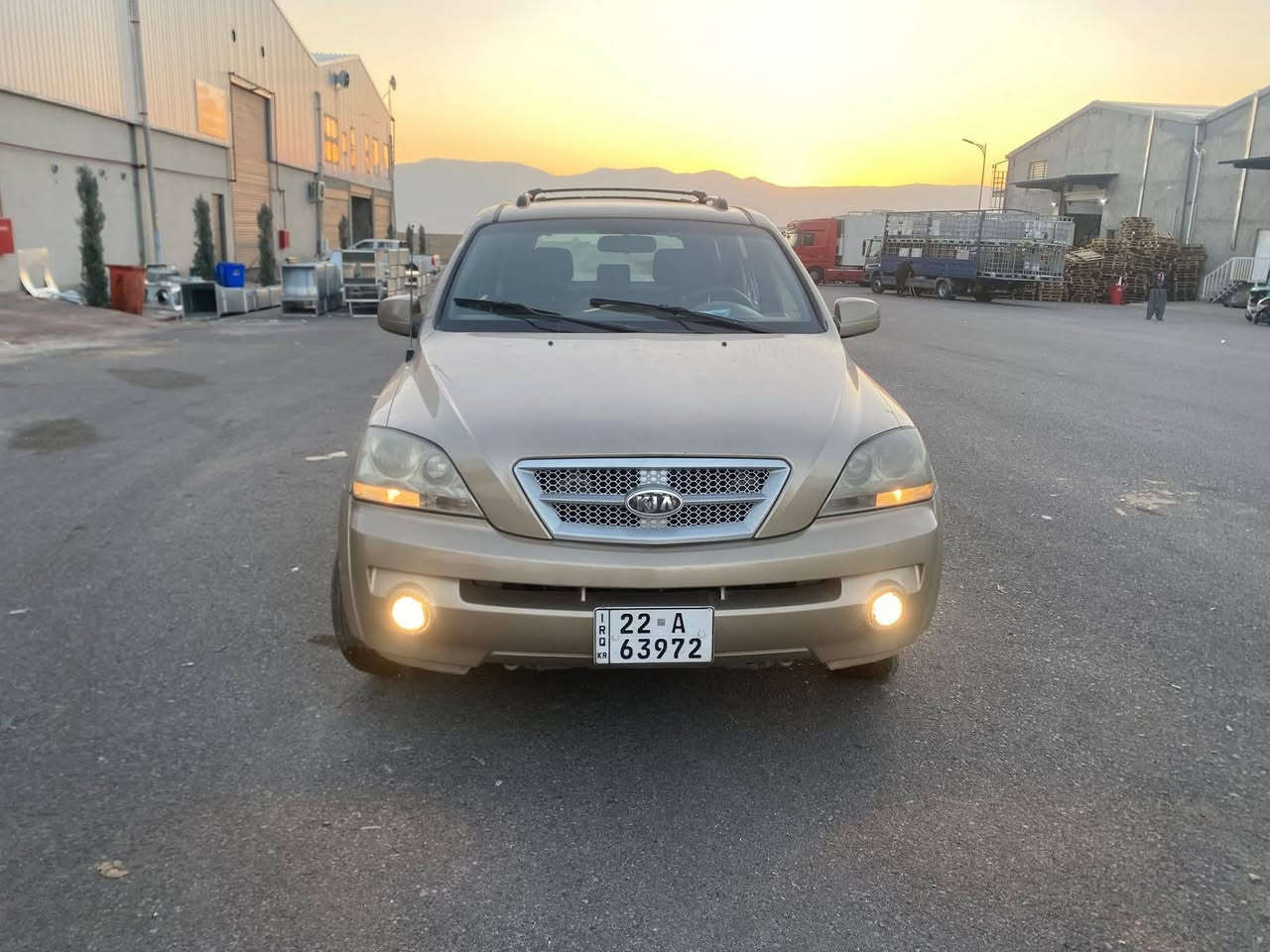 السلام عليكم للبيع سورنتو
٢٠٠٤ سياره كلش نظيفه قطعتين صبغ بدون حادث 
كير عادي محرك ونجي ياباني تخم تاير سنويه جديده رقم دولي السعر 
السعر ٧٥ ورقه سياره اي نقص مابيها ناعمه وحلوه 
عنواني بغداد تاجي 
***********تصال 
***********وتساب ***********وتساب
