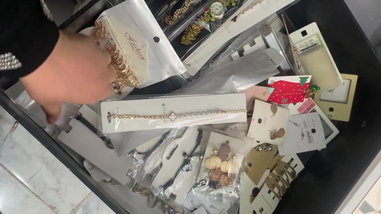 الأكسسوارات بانواعها ؏ الف بنات 
موقعنا : هبهب الناحيه قرب مدرسة المآثر القديمه مجاور اعشاب كمال


**إذا كنت صاحب هذا الإعلان وتريد حذفه لأي سبب، رجاءا أرسل رسالة إلى الدعم الفني**