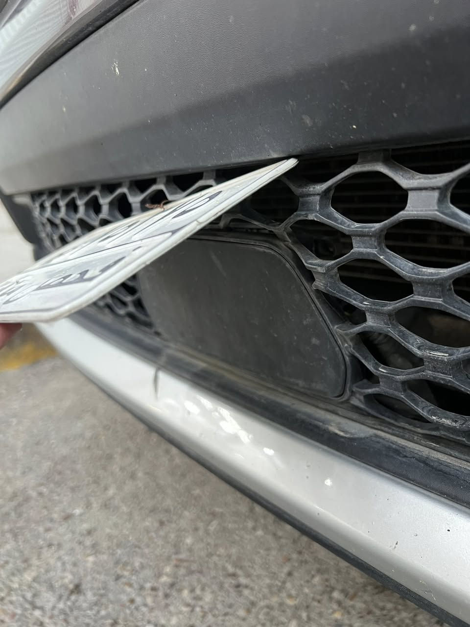 مالمستعجل اخذتها ب 179 رايدها ب 155 بيها مجال مستعجل جداً *********** شارع فلسطين 

🔥 للبيع فوراً: جيب كومباس 2022 – شبه جديدة! 🔥

🚗 المواصفات:
 • 9 سرعات أوتوماتيك ✅
 • فور ويل 4×4 ✅
 • سايد بريك كهرباء 🛑
 • رادار أمامي ونقطة عمياء 🔔
 • شاشة كبيرة مع CarPlay و Android Auto 🎶
 • 5 مقاعد واسعة + شنطة كبيرة 🧳
تبريد قطعتين 

💪 السيارة شبه جديدة، عداد قليل، 

📞 للتواصل بسرعة: (*********** )
