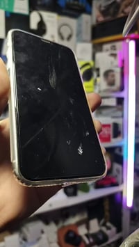 آيفون ١١ • كتلوك • مزحة