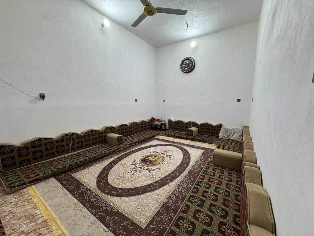 بيت وشقة  200متر  بحي اور على ساحه موقع مميز بيع سريع 250 مليون 
مليون أي استفسار هذا رقمي ***********
