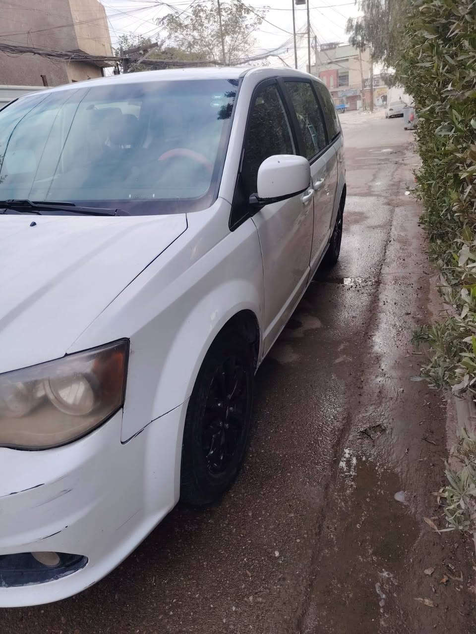 دوج كرفان
 موديل ٢٠١٨
لون ابيض
رقم أربيل جديد دولي
بيبان جنطه ميكانيك مو كهرباء 
داخل السياره ملكي 
شاشه ايباد 
كامره خلفيه 
جام كلهم كهرباء
سنويه خلصانه تقريباََ صار سنه 
تحكم استيرن 
تبريد ٣ قطع 
محرك  VVT  
6 سلندر
مانع انزلاق
***********
