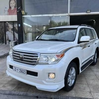 لاندكروزر VXR • ٢٠١٤ • ٢٧٠٠٠ كم