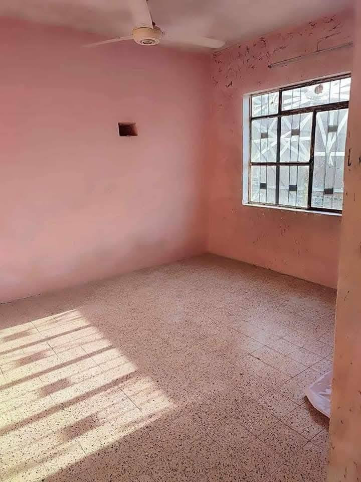مكلفة بالنشر .......
بيت للأيجار طابق ثاني بين سوق موصل الجديدة ومطعم أبو ليلى مساحه 200متر ثلاث غرف نوم +2هول داخلي +مطبخ+بلكونه+صحيات+سطح
للاستفسار :***********
                *********** 
سعر الايجار قفل 250 🔒(يعني ما بي مجال  ) خابر ودلل
