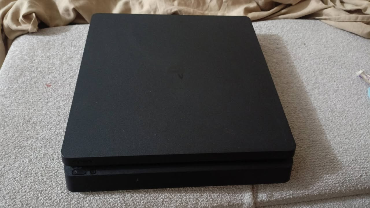 السلام عليكم
بلي 4 سلم مهكر نظام 12.02 نص تيرا، لوك ستيكر نظيف حيل و UPS 850 وياه ايضا جديد كلش و نظيف
2 جوستكات تجارية، وكامل ملحقات وكارتون البلي.. مكاني بابل، المركز، تجي تفحص وتقتنع وتاخذه، توصيل ماعندي

السعر 300 قفل

العاب 👇 

Ghost of Tsushima
The Last of Us 
RESIDENT EVIL 2
GTA
PES 2021
FIFA 22
FIFA 23


**إذا كنت صاحب هذا الإعلان وتريد حذفه لأي سبب، رجاءا أرسل رسالة إلى الدعم الفني**