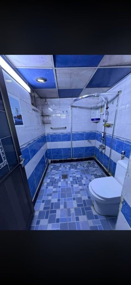 للايجار
في السيدية بيت مساحته 200م نضيف جداً
يحتوي ع كراج 
مدخلين 
استقبال وصالة 
ومطبخ حار وبارد 
 و 3 غرف نوم وخدمات عدد 3 
ارضيات مرمر 
سقوف ثانوية 

ايجاره مليون وربع قفل 

رقم صاحبه الاصلي من غير دلاليه واتس اب

***********

