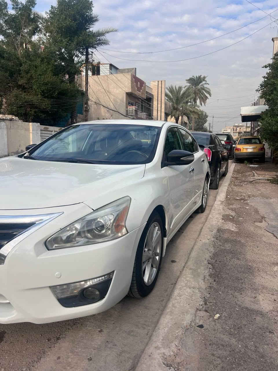 السلام عليكم نيسان التيما فول مواصفات السياره خليجي موديل ٢٠١٤ السياره بيها صبغ جاملغ ونص بنيد ونص صندوك والباقي كفاله عامه مكينه ٢٥٠٠ جاهزه مابيها كل نقص وترايك للبصره مكانها بغداد البنوك او زيونه معروضه ب١١٥ وبيها مجال كلش بسيط وهذا رقمي *********** بغداد, العراق
