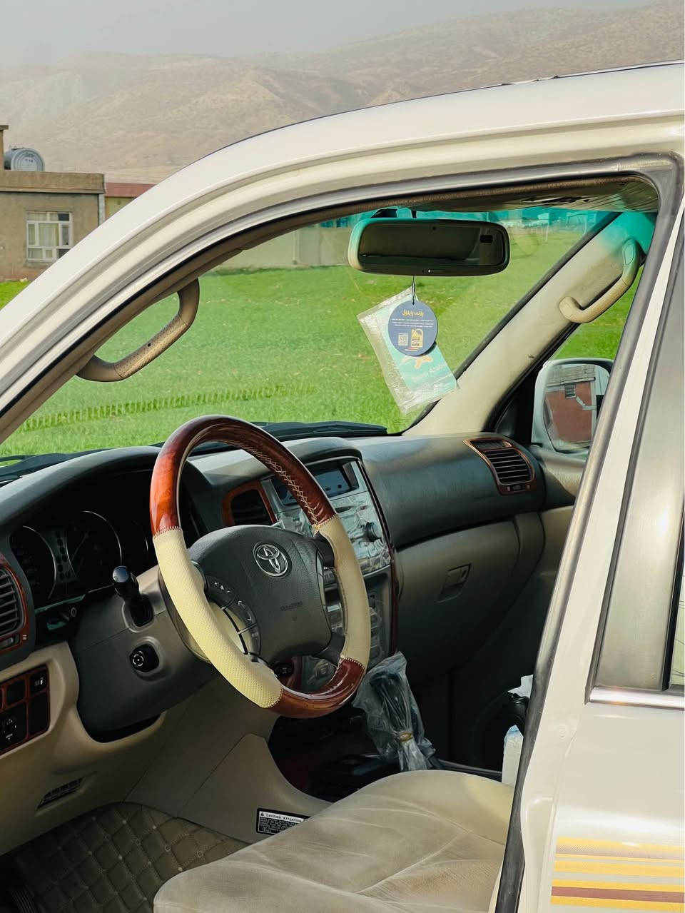 تۆیۆتا لاندكروزەر 2005  
VXR✅
V8✅
سپی بەفری
كامل مواسەفات 
سڵاید 
چوار جام كارەبا ئۆوتۆ
كوشن كارەبا 
سوكان كارەبا
تحدید سورعە
سوكان ڤۆلیوم
جەگ __ چوپ
تەبرید مەركەزی 
سەلاجە 
4X4
قفڵی ئەكسك 
بەخاخی ئاو
سێ ڕیز كوشن 
كوشن جڵد
ناو فۆڕمیكا
لەجگەی نەمژیوە

سەیارەكە توندو تۆڵە  بێ مەسروفە دو ساڵە لەلای خۆمە  رەقەمو سەنوی نوێیە تاوەكو 2027 مانگی 6 بەناوی خۆمە
تەبرید ساردو گەرم 
گێڕو مەكینەو ئەكسل بە شەرت
  دوپارچە  دو پەڵەی بچوكی  بۆیاغە بەبێ ناو گرتن 
سەیارەكە ڕێك و پێكە  هەیكەلی نەكەوتوە 
چوپەكانی بێ كێشە كار دەكەن
سەیارەكە كامل جایزە كويسينجاك, أربيل


**إذا كنت صاحب هذا الإعلان وتريد حذفه لأي سبب، رجاءا أرسل رسالة إلى الدعم الفني**