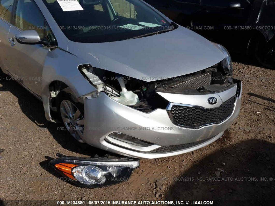 كية فورتي  2014 EX
وارد أمريكي 
ضرر أمريكا مثل ما موضح 
السيارة جاهزة بسمي تحويل ثاني يوم 
هزة للشهر 7 
السعر 103وللشراي بيه مجال
***********
