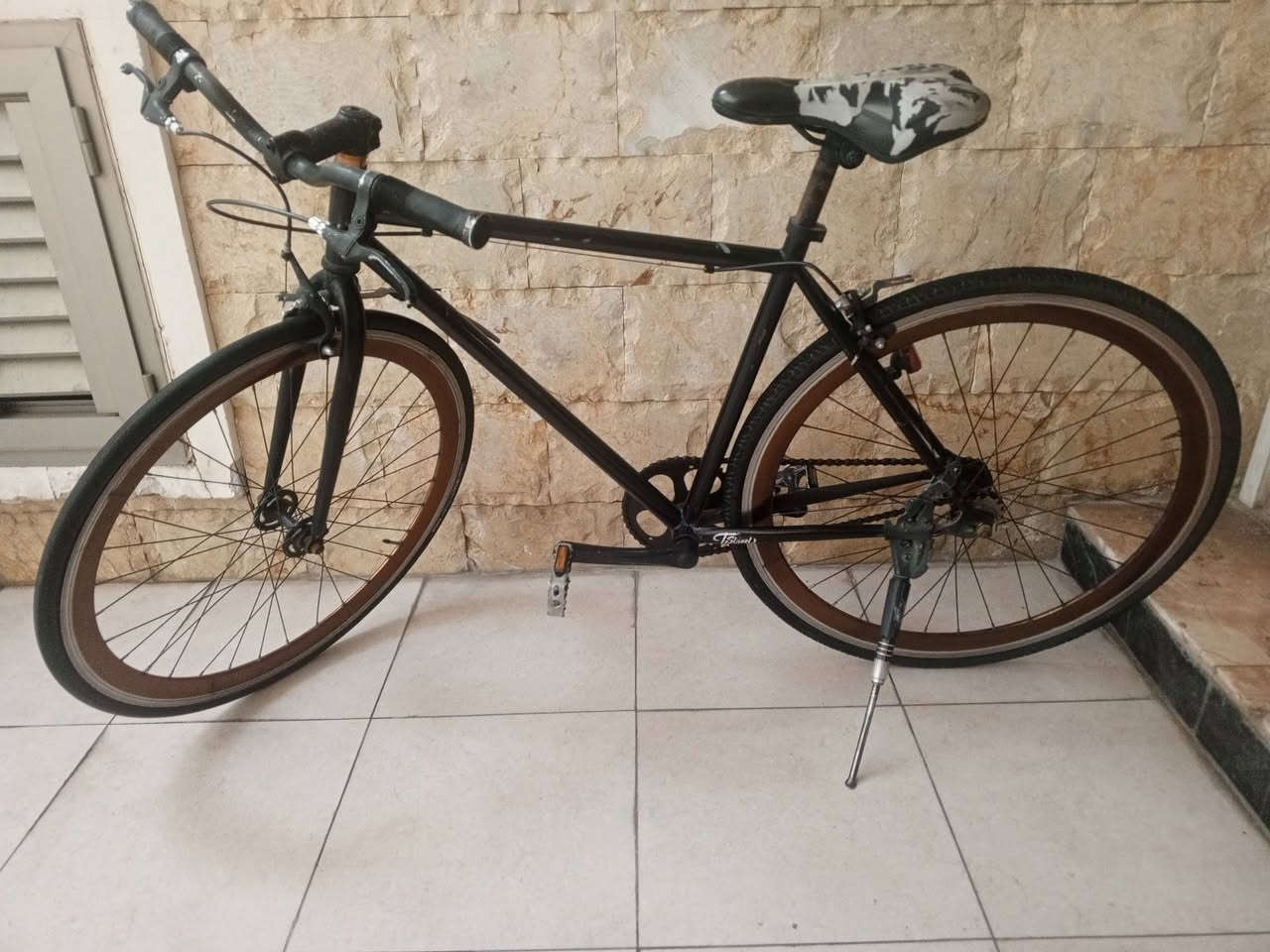 بايسكل للبيع
C700
بريك امامي غير شغال 
بريك خلفي شغال 
السعر 120 وبي مجال 
العنوان حي الجهاد 
التواصل ***********
