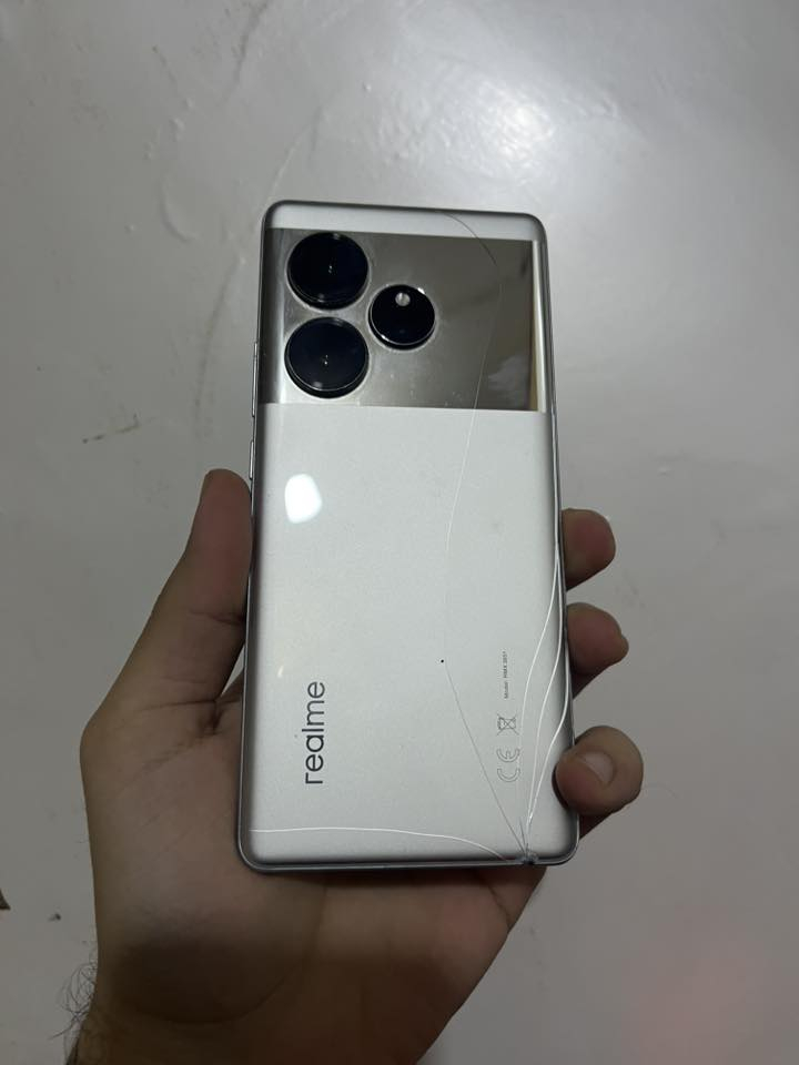 ريلمي جي تي 6
ذاكرة 512

رام 16

شاشة 120 فريم 

معالج سناب دراكون 8s جيل الثالث 

فقط الظهر مفطور 

كامل ملحقات 

سعر 350 

***********
