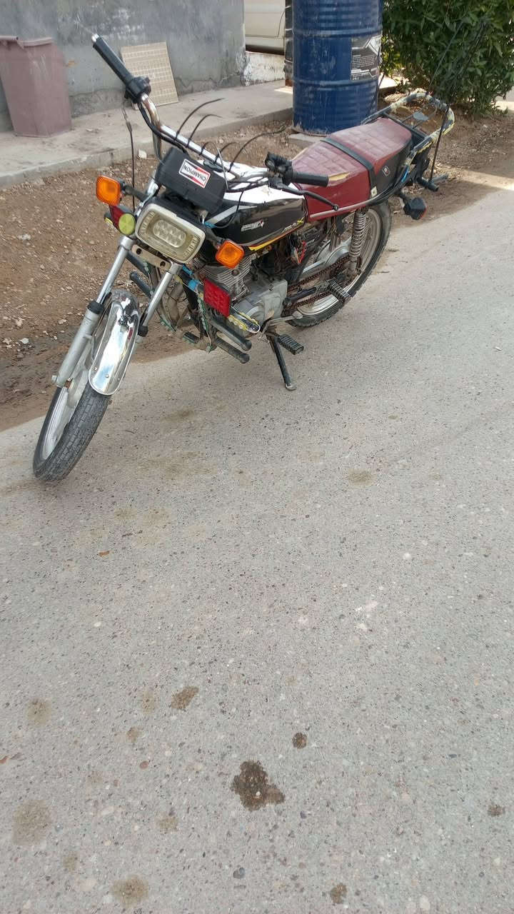 السلام وعليكم عيني موطور للبيع سعره 400وبي مجال
مكان الفلوجه الانبار 
رقم الهاتف ***********
