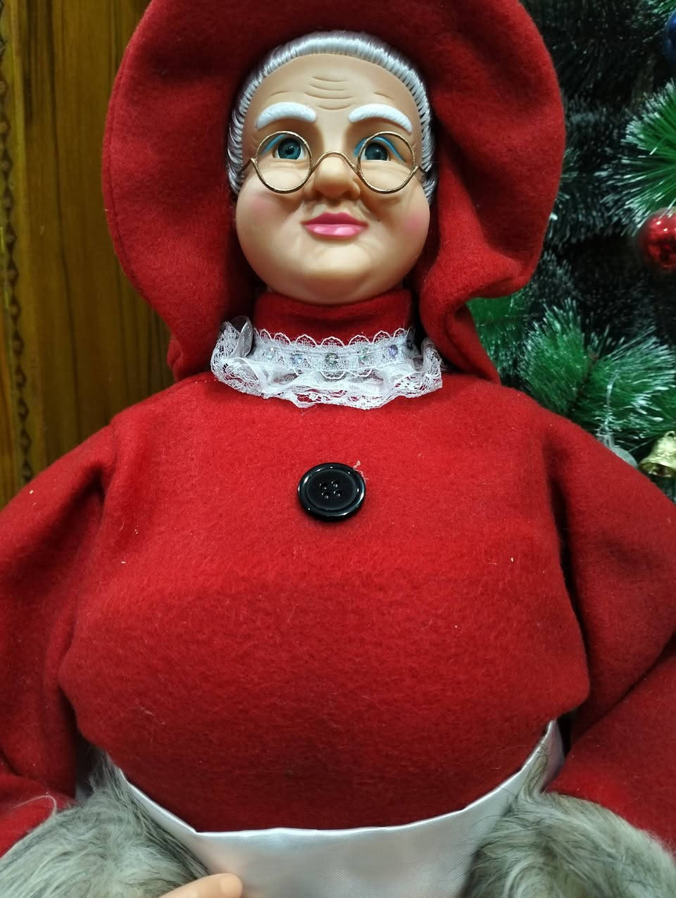 للبيع سانتا كلوز وزوجته الحجية
الحجي قياس 64
الحجية قياس 64
الشجرة قياسها متر ونص مزينه 
كوالتي رهيب بعدهم بل جيس 
 
 شراي يراسلني واتساب اويتصل ***********
