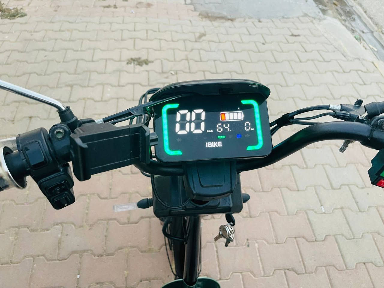 سلام عليكم ورحمة الله وبركاتة 
دراجه من شركه او من ماركه ( IBIKE) 

5باتري 
ستاند تلفون جديد 
مرايات جديدات 
كامل مع الشاحن بس اشاير مكسورات 
مكان كركوك قادسيه الاولى لا يوجد توصيل 
سعر300 اشاير مكسورات 280قفل دراجه مرتبه ونضيفه كلش 
ملاحضه الفحص من تجي تشوفها و
(المباع لا يسترد)


**إذا كنت صاحب هذا الإعلان وتريد حذفه لأي سبب، رجاءا أرسل رسالة إلى الدعم الفني**