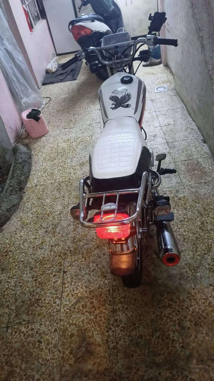 السلام عليكم ماطور للبيع ماكينه 18 والباقي 19 مطار خير من الله مفتوح مره واحده تحريكم نار ماطور كامل ما تصرف عليه ربع وايرمانيه كلها شغاله الشراي يطب خاص بخير ويتدلل الموشاري لا يتعبني الخاص مفتوح ما اجاوب على التعاليق السعر 400 وبي مجال الطيبين هذا الرقم بواتساب مكاني الرشيديه رقمي ***********
