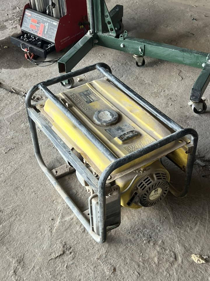 مجموعه اجهزة للبيع

جك مكينه  
 ١٤٠  غير مستخدم

جك مكينه  رفع اصفر. 
 ١٧٥

ماطور زراعي. جديد غير مستخدم  السعر. ٧٥

جهاز بخاخات شغال ١٠٠ بالمية 
٦٠٠ الف عايزلة شيش ٣

جهاز غسل بخار شغال. ٦٥٠ الف

ماطور غسل بانزين  ١٥٠ الف عايزلة بشاره وتاير

مولدة ملف محترك ب٧٥
 

داخل النجف  
***********
