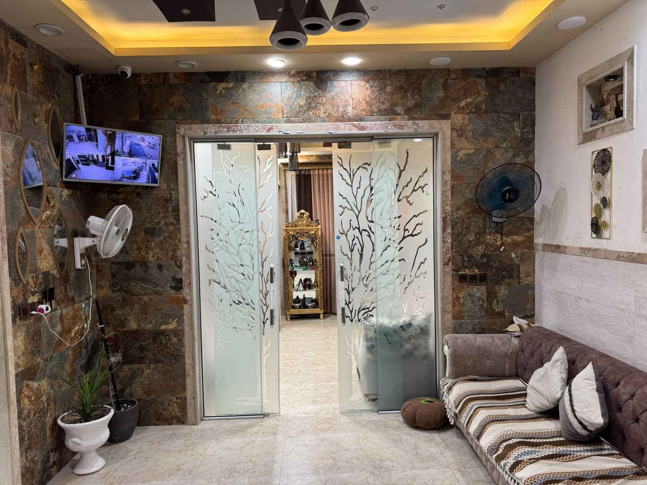 🏡 دار للبيع | فرصة مميزة في حي الرشيدية – القطاع الأول

إذا كنت تبحث عن منزل حديث بموقع هادئ ومناسب للعائلة، فهذه فرصة تستحق الاهتمام.

✅ تفاصيل العقار:
📍 الموقع: الرشيدية – القطاع الأول
📜 السند: طابو
📐 المساحة: 170 م²
📏 الواجهة: 8.5 م
🏠 بناء حديث
🏡 بناء سكني بالكامل وليس تجارياً
✨ جاهز للسكن ومناسب للعوائل الباحثة عن الراحة والجودة.

📞 للتواصل 
***********
***********

📩 تواصل معنا الآن لمعرفة المزيد من التفاصيل وترتيب موعد للمعاينة.
