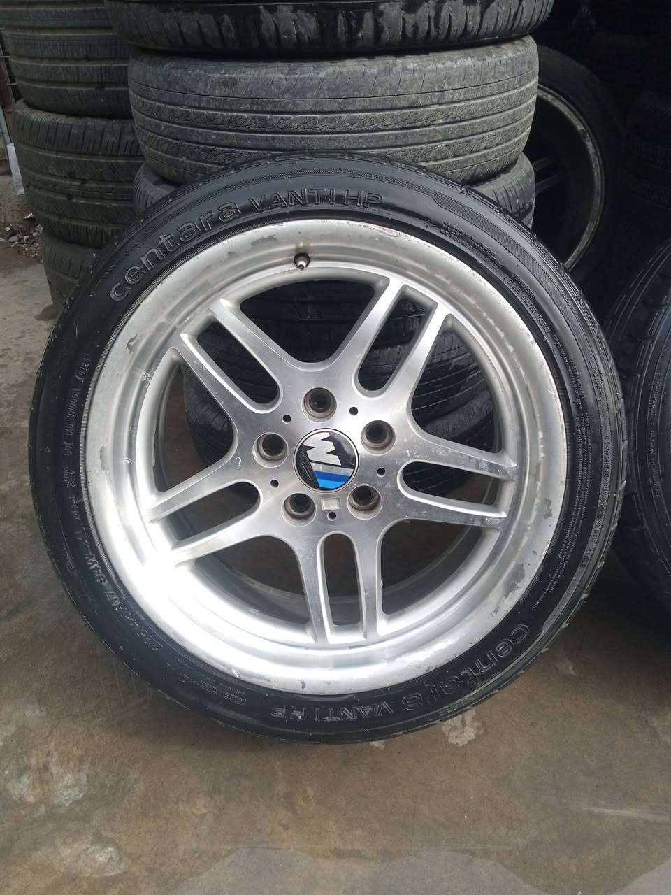 تاقم تایە ویلی  M17 دوو سایز
بەشەرتی هەموو شتێک بۆ گۆرینەوە لە سلێمانێم
***********
***********
