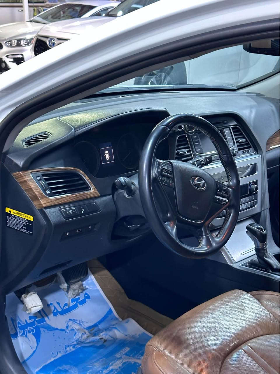 2015 وارد امريكي لمتد فول مواصفات رقم بابل 
حادث جاملغ وشويه من الباب مصبوغات اثنينهن ماشية 117 الف ميل حدادية جديده جدا والسيارة نظيفة بمعنى الكلمه ومكينه وكير بلاديات 
القمارة مغلفه ppf (افلام حماية شفافه للحفاظ عليها ) ومواصفاتها 
بصمة ابواب وتشغيل 
داخل جلد مشمشي وصاج 
شاشة و كاميرا دواره 
تدفئة مقاعد امامية وخلفية 
المقاعد الامامية كهربائية 
ثلاث انظمة قيادة 
صندوق ذكي يفتح عند الاقتراب 
رادار 
اشارة بالمرايه 
تبريد قطعتين 
139 وبيها مجال  بسيط
مكاني كربلاء *********** كربلاء, العراق
