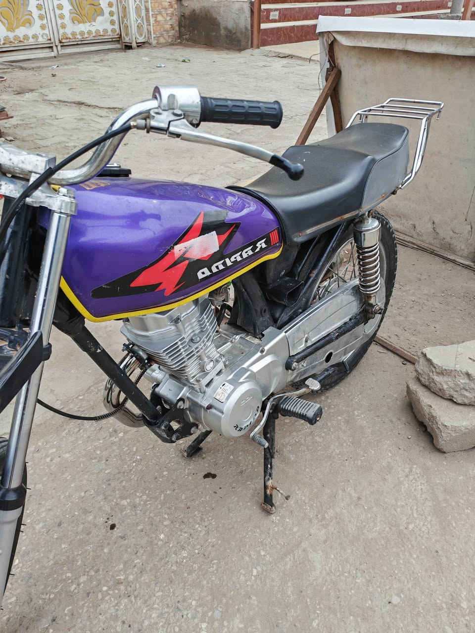 السلام عليكم دراجه للبيع السعر 650 وبيه مجال ***********
