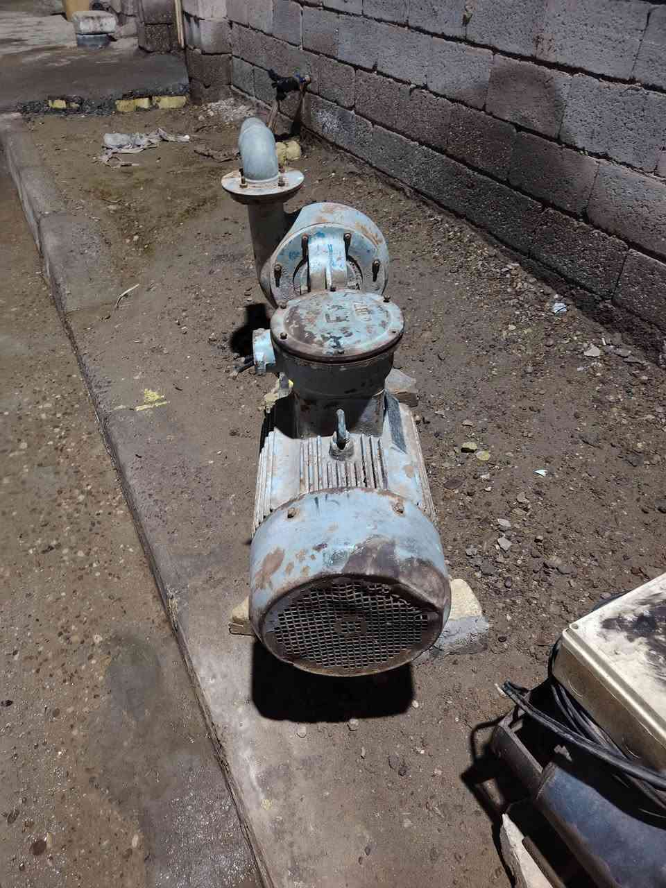 ماطور ٤في٤ ١٥حصان ضقط عالي جبنه مو بكن مسيان قضا علي شرقي ***********
