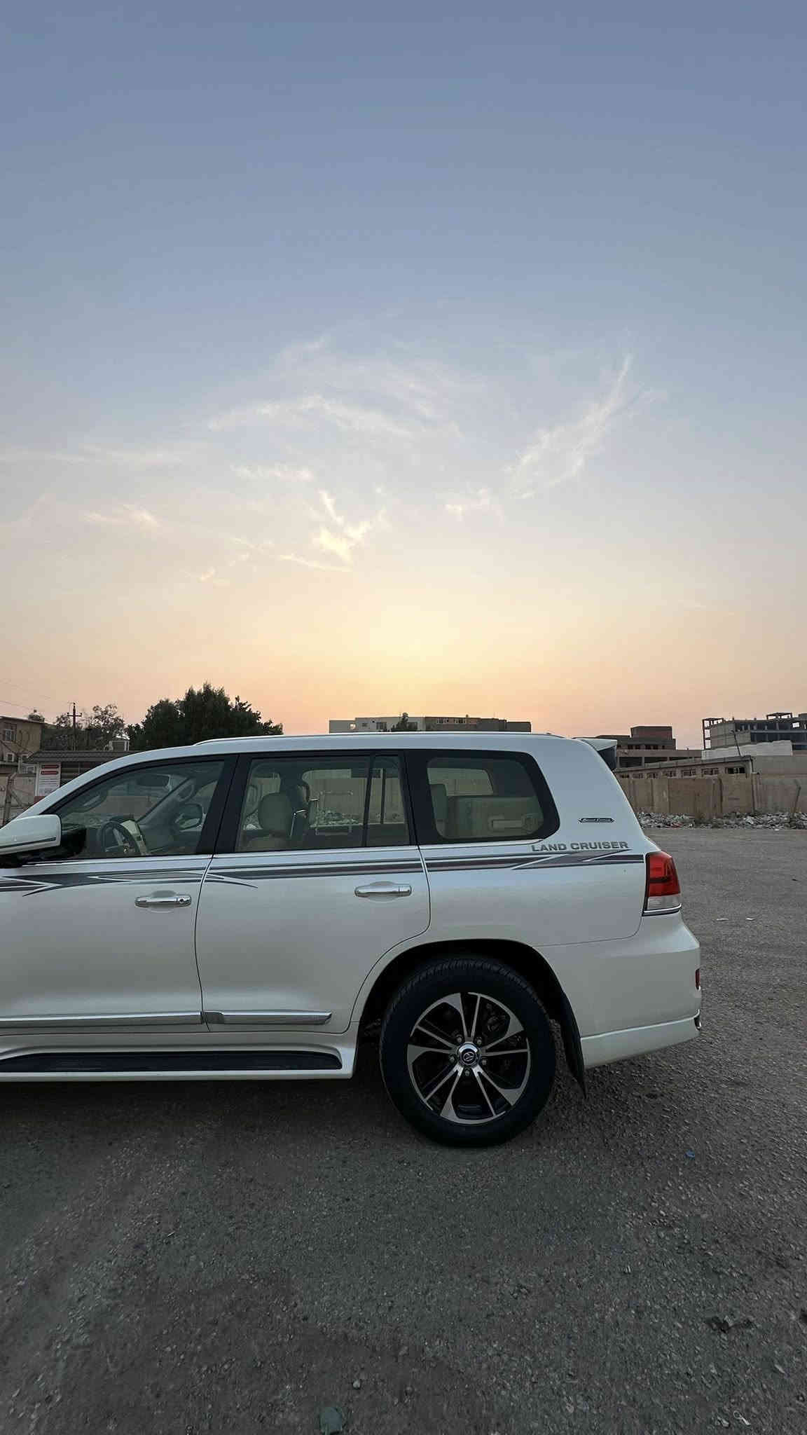 السلام عليكم
تويوتا لاندكروزر GXR
الموديل 2021
6 سلندر ,, 4000 المحرك
بنزين
المواصفات خليجية 
الممشى : 52،000ألف كم
الرقم : اربيل ( انگليزي )
7 مقاعد .
المواصفات : بصمة ، كاميرا خلفية ، كاميرا أمامية ، كاميرات جوانب ، فتحة السقف ، شاشة ، مقاعد كهربائية ، مصابيح زينون ، المصابيح الامامية ليد ، تشغيل عن بعد ، التبريـد قطعتـين ، مثبت سرعة ، كاشفات ضباب 
السعر 53000 $$
5 شدات و 30 ورقة 
مكان السيارة : النجــف الأشـرف
الرقم : *********** واتساب فقط !!!
