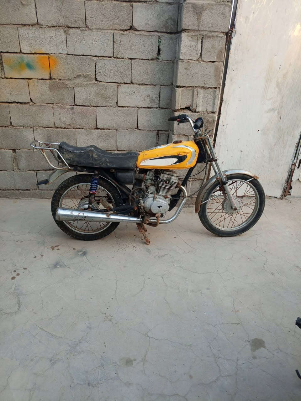 دراجه للبيع جاهزه ما بيها نقص برقي سعر 200 شغل وطلع خور زبير مكاني *********** مو شراي لا تكسر بيها فدوه. / شكرآ على الموافقه على المنشور 💖
