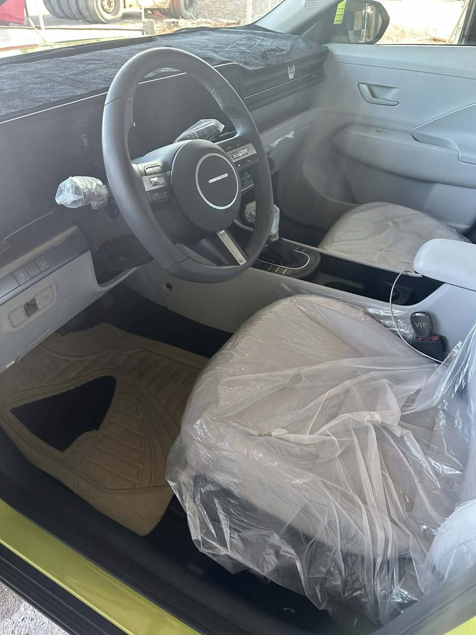 السلام عليكم 

((للبيع فقط )) بدوووون مراوسس

هونداي كونا 2024

وارد امريكي 

حادث مرفق بالصور 

KM8HBCAB3RU066817 رقم الشاصي

 (بدون رقم)

تترقم جميع المحافظات 

((المواصفات))

1 - عداد 11,000مــيل mi

2 - اللون ليموني ممميز 🍋 

3 - داخل ابيض 

4 -تحديد مسار 

‏‎5 -بصمه تشغيل وابواب

‏‎6 -تشغيل عن بعد

‏‎7 - رادار امامي 

‏‎8 - كاميرا خلفية 

‏‎9 - مانع انزلاق 

‏‎10 - اشاير بالمري

‏‎11 - محرك 2000

‏‎12 - رادارات 

‏‎13 - هاند بريك بصمة 

‏‎14 - اوتو هولد 

‏‎15 - منافذ شحن و طاقة 

‏‎16 - نظام مساعد نزول منحدرات 

‏‎17 - لايتات امامية لد نهاري 

‏‎18 - دشبول دجتل مع شاشة ملونة للعطلات 

19 - تبريد قطعتين 

💲السعر  163💲

((السيارة جاهزة وكاملة وحادث خفيف بدون ايرباك بدون كلوب ب الدشبول
ومكفولة عدا حادثها ))
(( بصمتين كتلوكات الشركة ارضيات سبير وعدة كاملة ووضع الشركة))

🪬 العنوان بابــل مركز المدينة

 📞 هاتف ‭***********
