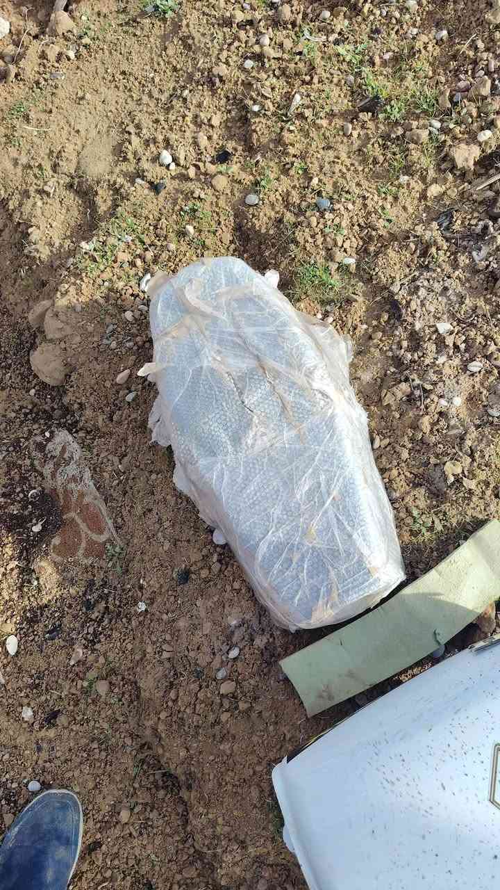 السلام عليكم  اخوان عندي  هاي الدراجة  ابيعها جف تراب هيه سابقا تشتغل  بس كسرت بستم  غراضها موجوده  كلشي موجود ابيع جف تراب  2020 رايدها 200وبيها مجال  مكاني ال ***********/55 الموشراي لايتعبني وتعبه بيع مستعجل شاصي وتايرات وكهربايات ومحرك الجوه كلشي  شرط فقط الكور ويا البوشه تحتاج
