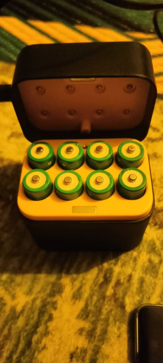 قطعه تخبل ومفيده حيل تغنيك عن البطاريات تجي جاهزه هيه وبطارياته وجديد وذا تحب تضيف اله بطاريات تشحن جميع انواع البطاريات القابله لشحن


**إذا كنت صاحب هذا الإعلان وتريد حذفه لأي سبب، رجاءا أرسل رسالة إلى الدعم الفني**