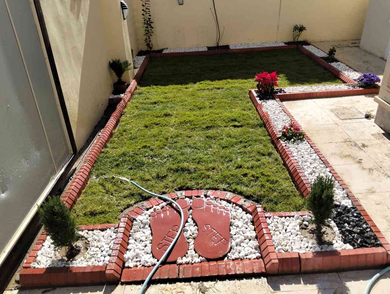 ابو شورى اجمل الديكورات نعمل حدائق تبديل تربه زراعه الورد مع الثيل الهندي تنظيف حدائق
***********
