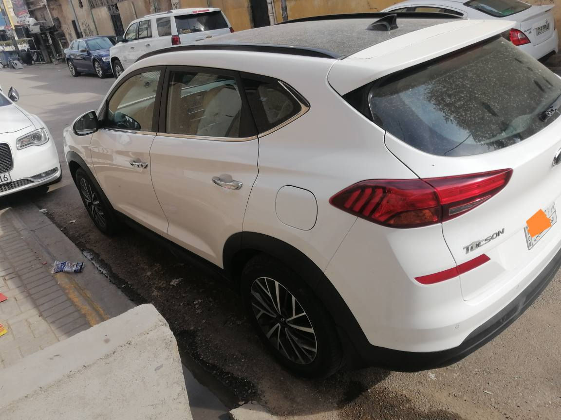 هونداي توسان 2020 خليجي فول مواصفات رقم بصره شرط تحويل مكفوله كفاله عامه ماعده البنيد مصبوغ فقط صبغ اثر تكشير سياره كلش نضيفه وجاهزه من كلشي مكينه وكير وحداده وتبريد كله نضيف شرط ماشيه112كم.. مكينه 2000 دوش... بانو راما. مرايه شفط وترحيب.. بصمه.. حساس امامي وخلفي... شاشه وكامرا خلفيه للاتصال *********** البصره البصرة, العراق
