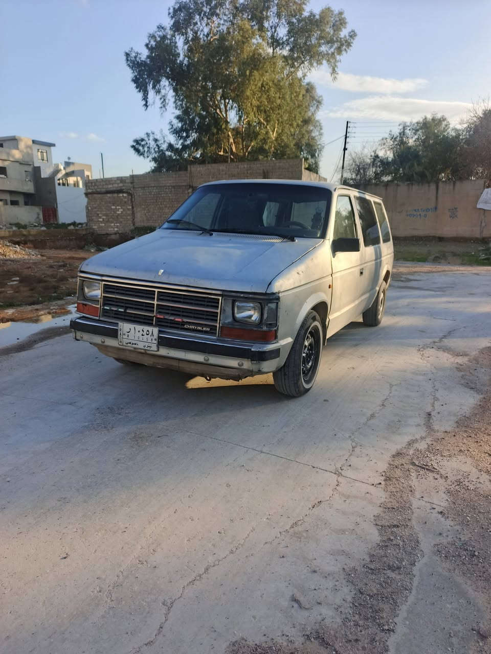 اسلام عليكم
دوج كلايزر للبيع  موديل 1989 كوبون بانزين بيها شرط الوكاله والتحويل طخم تاير جديد سياره يرادله اشويه ترتيب  تصلح اشتراكات  سعر 23 وبيها مجال لشراي الاستفسار 
*********** اسيا 
*********** كورك
