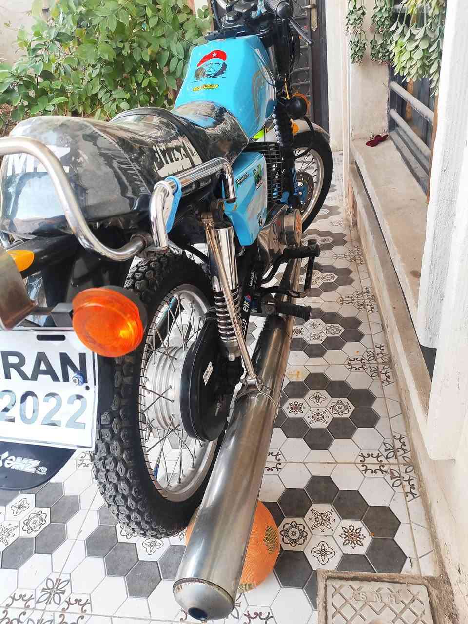 السلام عليكم من رخصت الادمن المحترم دراجه جديده مدام العين تجي وت شوف بدون بيه لحيم صفحه وحده سيس الماكينه 3وكله المانيه كهرباياته كامله يريده راعيه بسعر مليون وربع ميه قفل إني مكلف بل نشر وهذه رقم راعيه*********** مكان الدراجه حله المسيب السده
