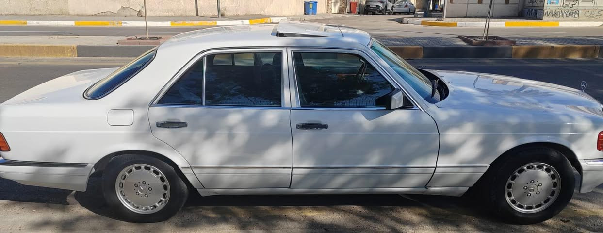 السلام عليكم 
مرسيدس جامبو موديل 1989
مصبوغه عام 
سياره حلوه ونضيفة ورقمها حلو 
جاهزه مابيه نقص 
السعر 95 ورقة وبيها مجال بسيط 
للتواصل *********** خالد الجبوري
