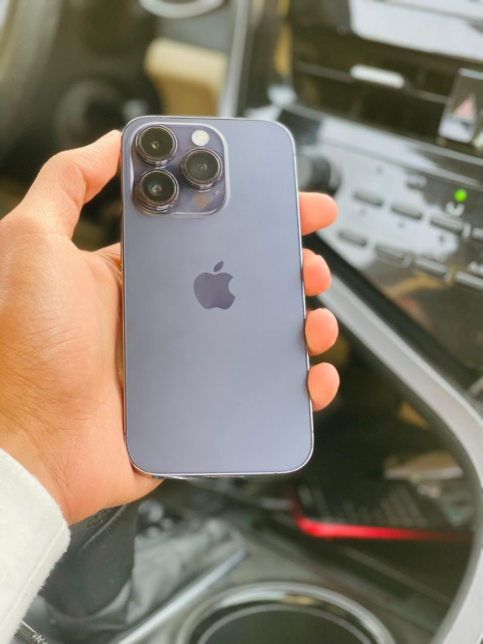 ايفون
ايفون 14 برو فقط 
شرق اوسط كامل ملحقاته نضافته 100 
مبدل بطاريه اصليه من ابل 100 
ب575 الف عنوان بغداد الغزاليه ***********
