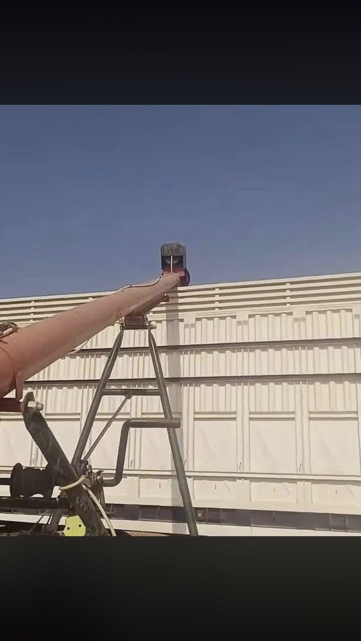 السلام عليكم يوجد برينه تحميل حنطه 
عرض خاص للفلاح لان متضرر من وره الخطه 
الطن تحميل 4500 اربعه ونص هي والعمال 
انته بس اتصل اجيك للمكان 
متواجدين 24 ساعه 
للتصال ***********
