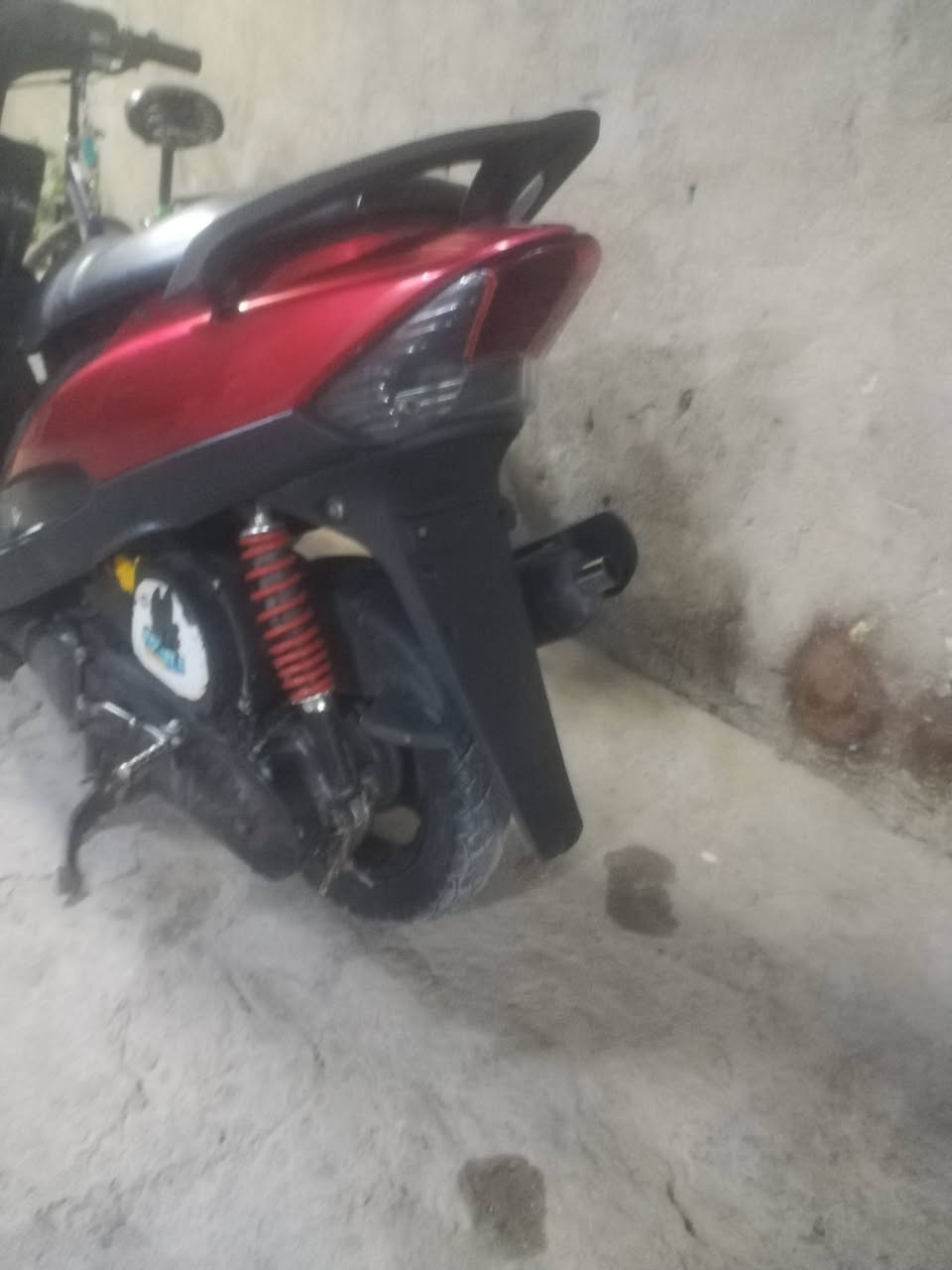 سلام عليكم ورحمة الله وبركاته دراجة ماكس عدلة نضيفة مكينة ٤٩ امجفتة مرة وحدة اسعر 450وبيهة مجال بصيط صالنصة اف ام التواصل ***********
