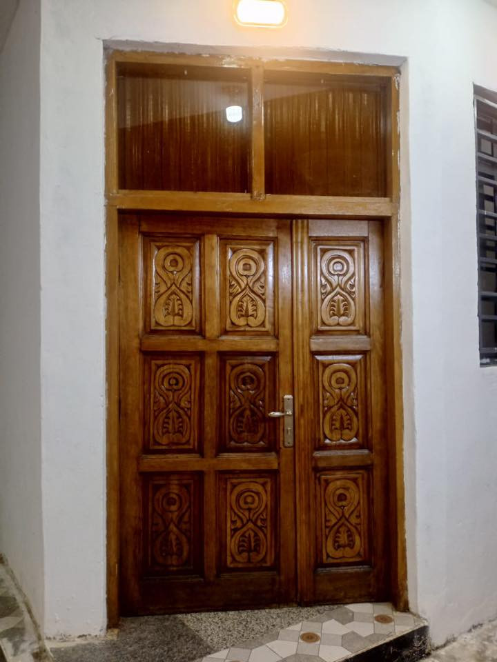 دار للبيع
طابو ملك صرف
 طابو ملك صرف
١٥٠  متر واجهه ٧ ونص ونزال ٢٠  متر 
طابقين طابوق مسلح بناء جديد
 الطابق الأول 
استقبال ضيوف ١٠ متر 
مطبخ  مع غرفتين نوم
وصحيات خارجيه وداخلية
منور عدد اثنين
الطابق الثاني 
ثلاث غرف نوم وصحيات 
مجموع الكلي للغرف خمس
جسر ديالى الورديه 
السعر ١٤٠ 
***********
