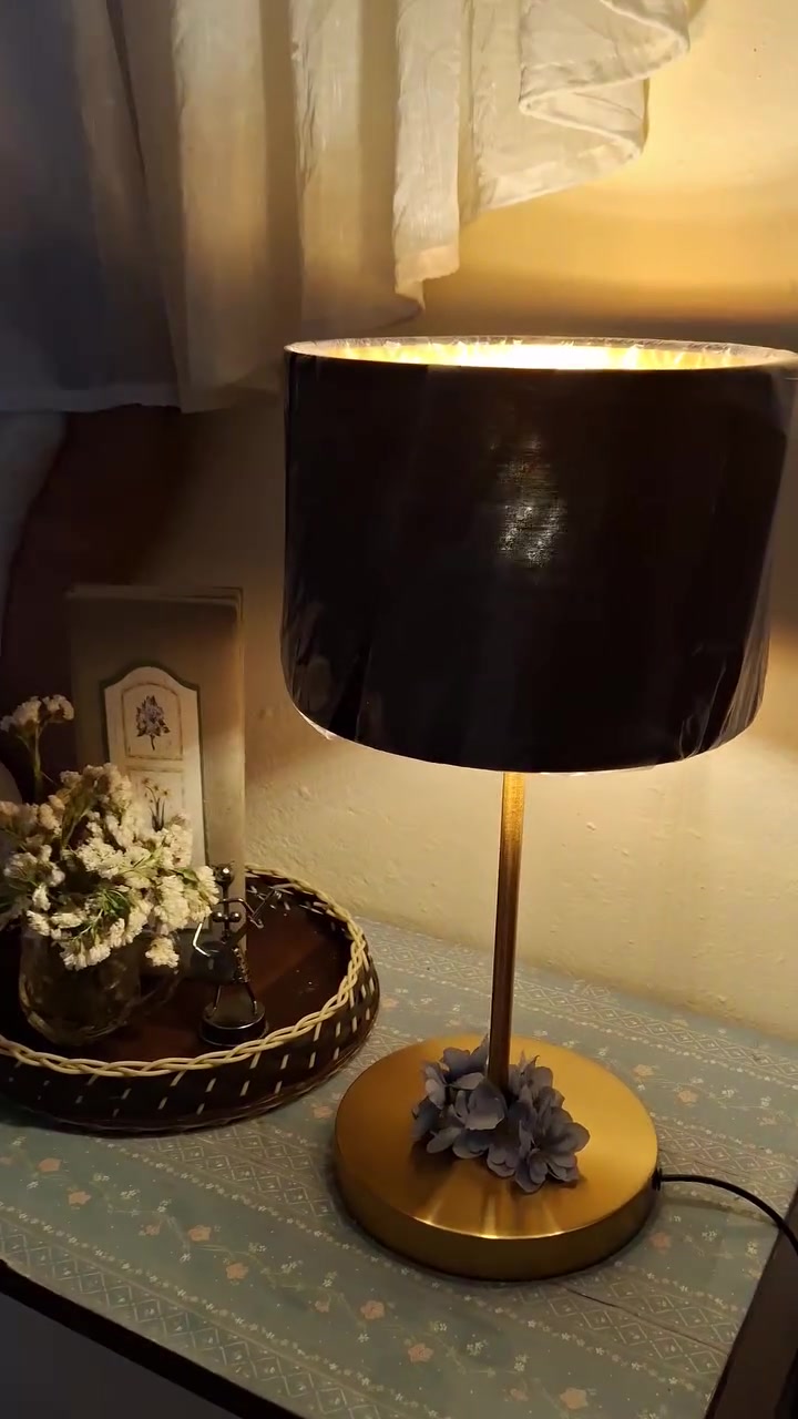 زوج تيبل لمب اضاءه ٣ الوان


**إذا كنت صاحب هذا الإعلان وتريد حذفه لأي سبب، رجاءا أرسل رسالة إلى الدعم الفني**