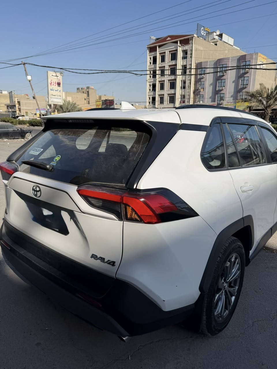 السلام عليكم
RAV 4
خليجي 2023 عشرينية
لون ابيض صدفي
رقم بغداد ب اسمي 
داخل جلد لونين
شاشه كار بلي
ماشية 34,000 فقط
تخم تاير جديد باتري جديد
دخول ذكي
بصمة
وضعيات قيادة eco - normal - sport
سايد بريك كهرباء
اوتو هولد
اوتو ستوب
مانع تزحلق
تدفئة كشنات
قطعتين تبريد
بچم led
سقف بانوراما
كشنات فول كهرباء
اوامر صوتية
حساسات امامي خلفي
٤ كامرات
رادار امامي تحديد مسار
مري جانبية كهرباء وشفط كهرباء
شاحن وايرلس
سبير ما نازل
لمتد السياره مفولة
بيهة صبغ كد شبر بالصندوق وبالجاملغ مال سايق فقط الباقي كفاله 
مكان السياره بغداد حي القاهرة
والسعر 248 وبي مجال بسيط
***********
