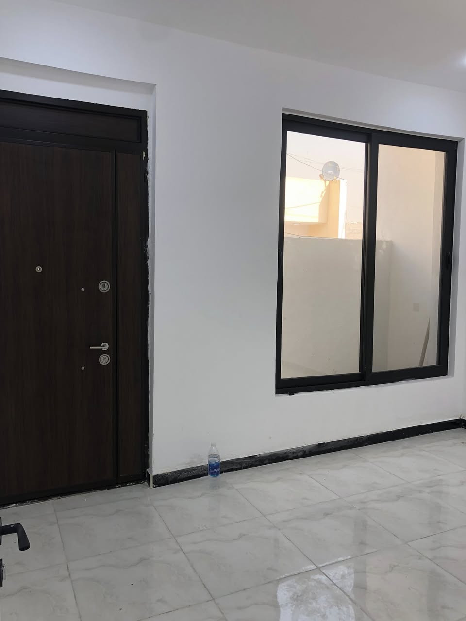 السلام عليكم
#الدار_للبيع🏠 50متر  واجهيه 5 متر نزال.10متر  
 بناء طابقين  حديث 
  يحتوي البيت. ع[2غرف نوم -استقبال -صحيات عدد 2- مطبخ ]   
  البيت شغل درجة اولى   
مع الخدمات 
⬅️نوع العقار طابو زراعي سند 25 اقرار  محكمه
⬅️العنوان #بغداد_الدوره_البوعيثه   
    مجمع العدل الأول 🔶️للاستفسار  خاص او الاتصال ع  الرقم
                                                ***********
