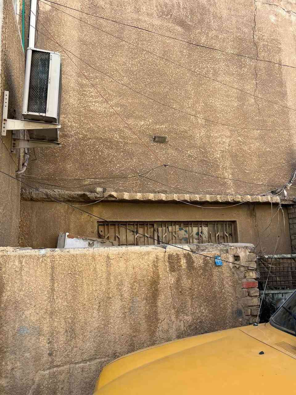 قطعه ارض تفليش للبيع المساحه 56 الوجهة 5م النزال 11وربع الموقع حي سومر السعر 150 مليون وبي مجال بسيط للستفسار ***********
